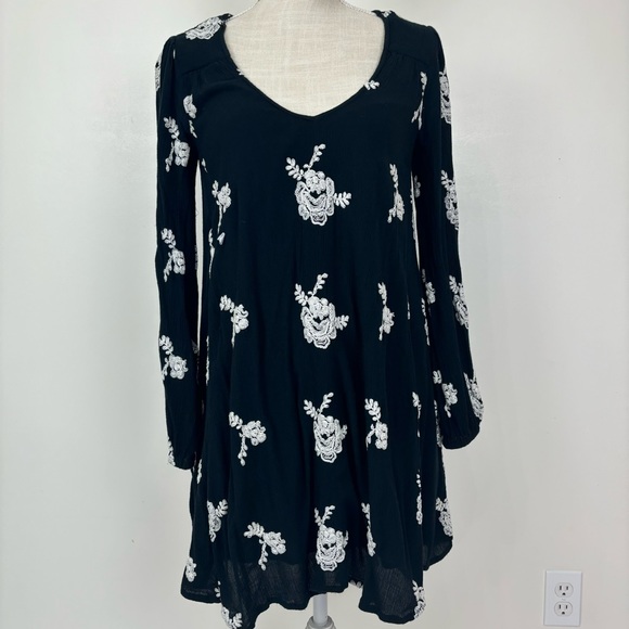 Free People - Picture 6 of 12